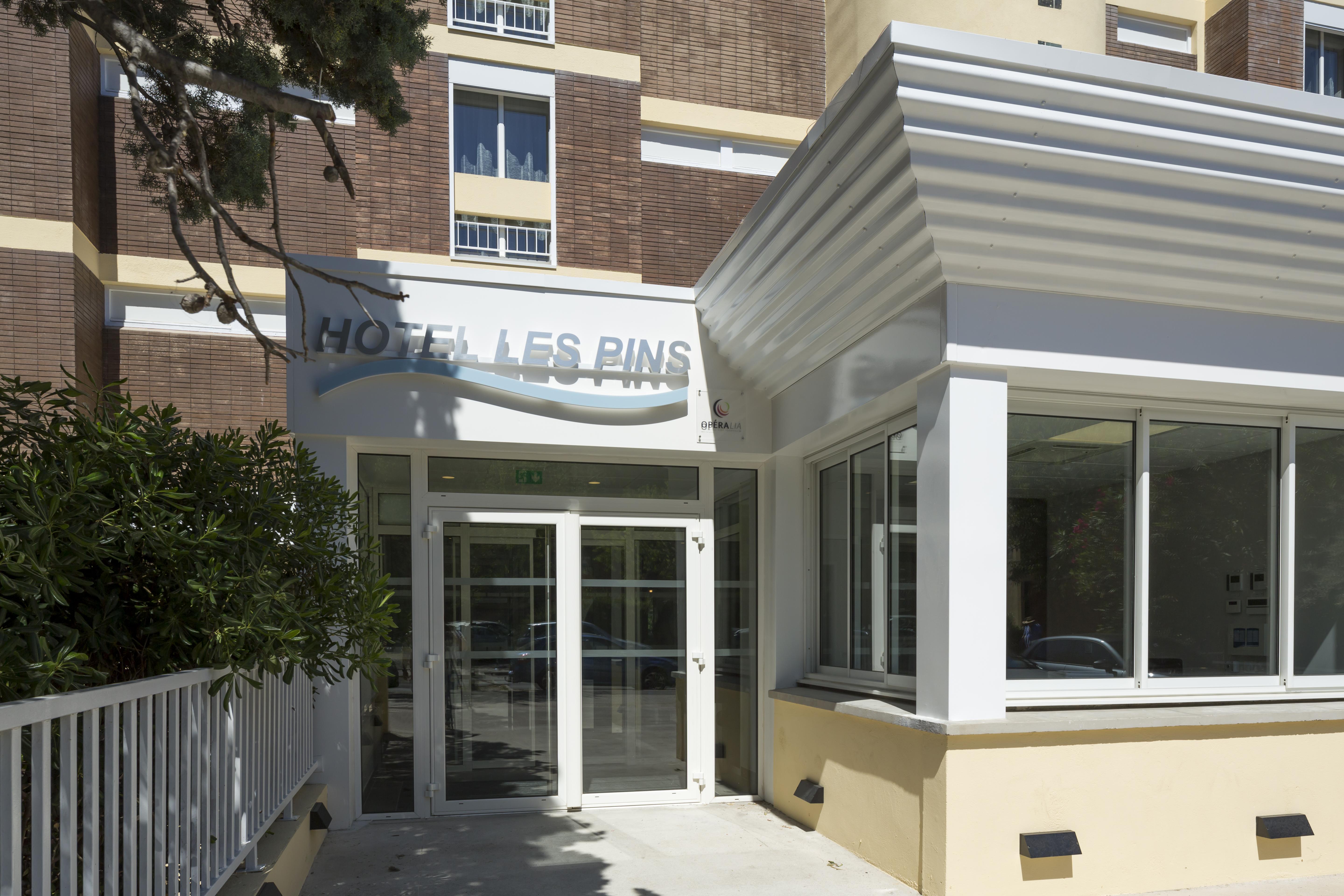 Logis Hotel Les Pins - Operalia Balaruc-les-Bains Kültér fotó