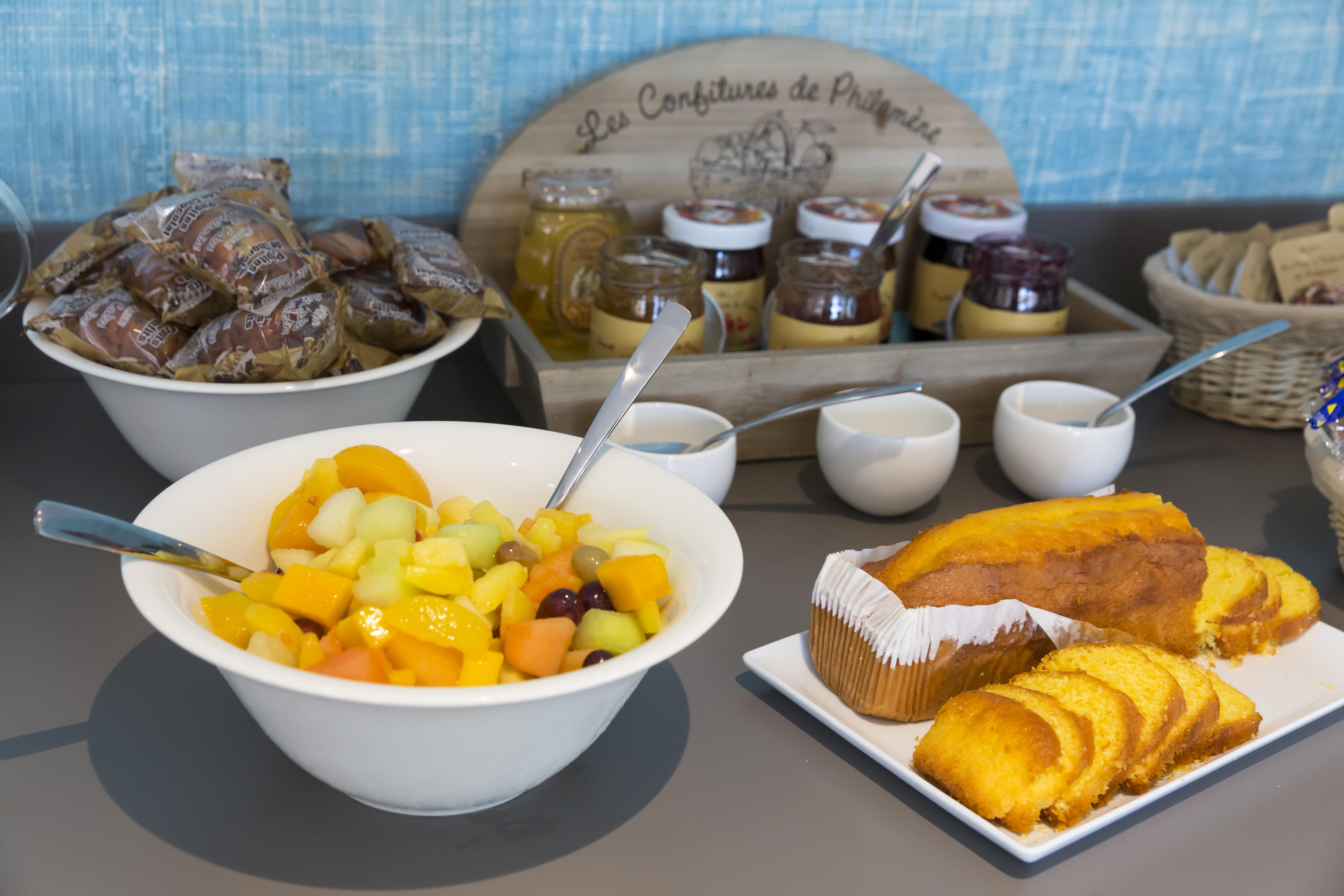 Logis Hotel Les Pins - Operalia Balaruc-les-Bains Kültér fotó